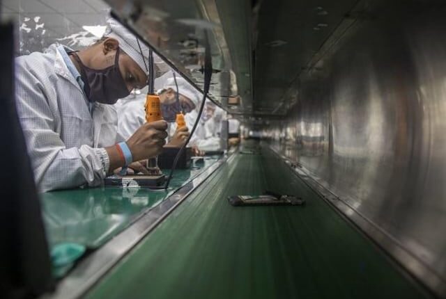 India eyes $550 million incentives to woo companies like Apple, Dell