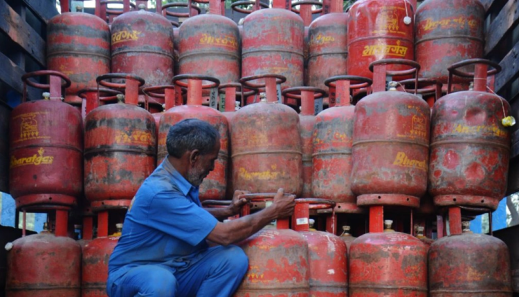 Government approves ₹22,000 crore for OMCs to recover LPG losses