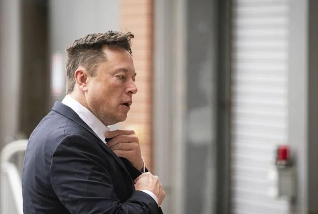 Is Elon Musk mismanaging Twitter?