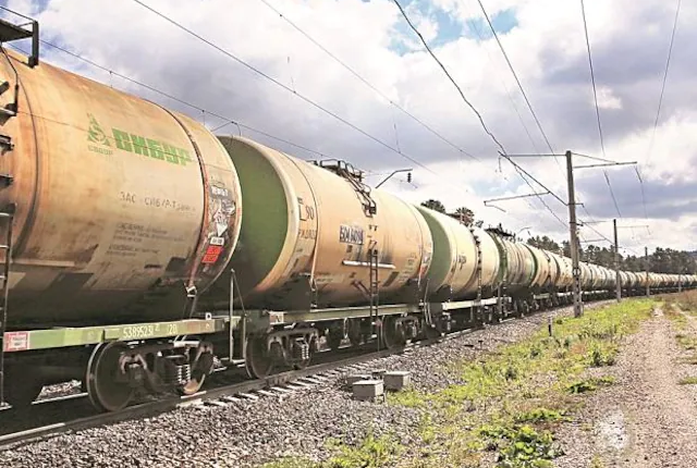 Oil price edges higher on tight supply, China demand recovery optimism