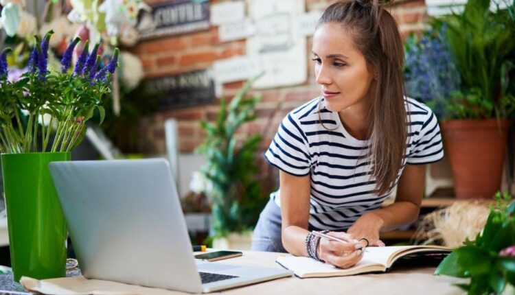 14 Strategies To Help A Seasonal Business Avoid A ‘Sales Slump’