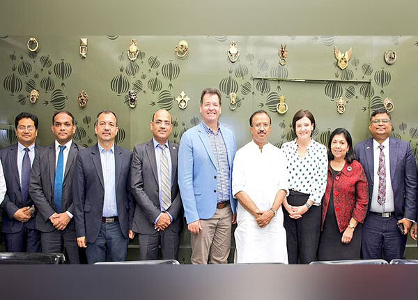 MoS Muraleedharan meets with Australia India Business Council head in Sydney