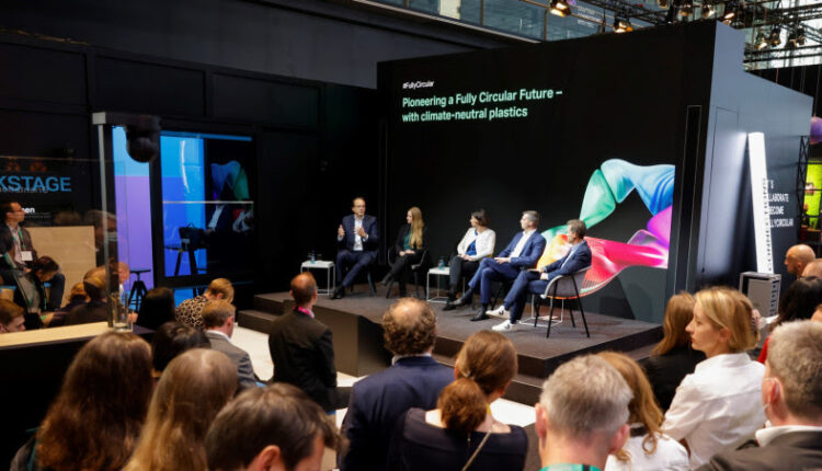 Covestro and Uniplan receive Red Dot Design Award